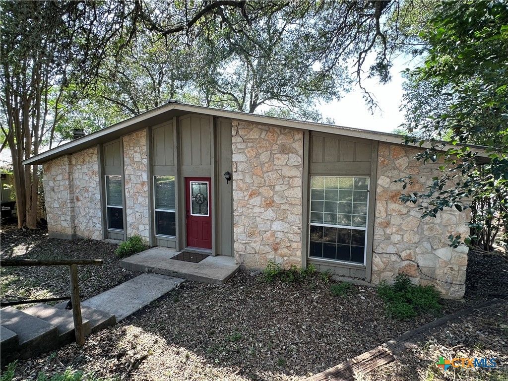 904 Dale Street, San Marcos, TX 78666