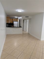 210 SW 11th St 204, Miami, FL 33130