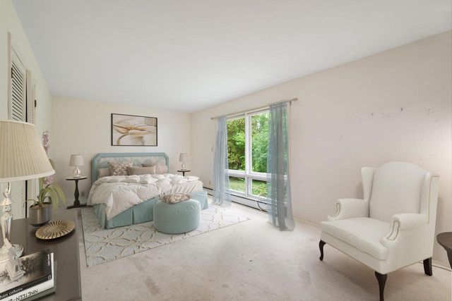 9604 N Lake DRIVE, Bayside, WI 53217