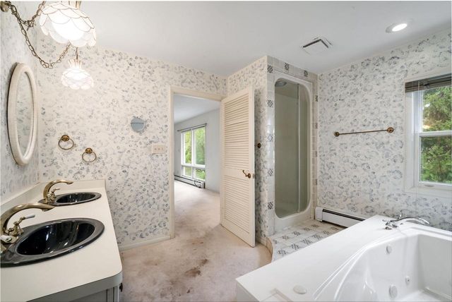 9604 N Lake DRIVE, Bayside, WI 53217