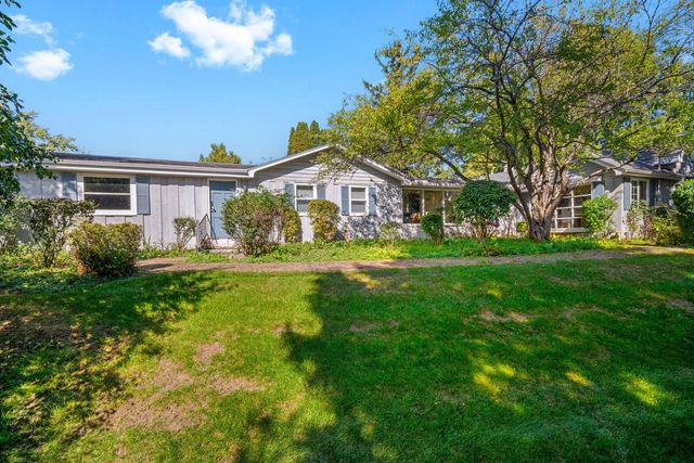 9604 N Lake DRIVE, Bayside, WI 53217