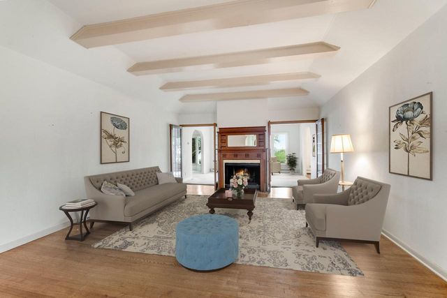 9604 N Lake DRIVE, Bayside, WI 53217