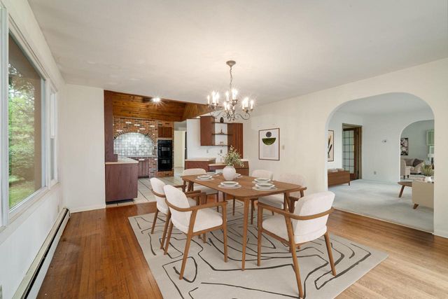 9604 N Lake DRIVE, Bayside, WI 53217