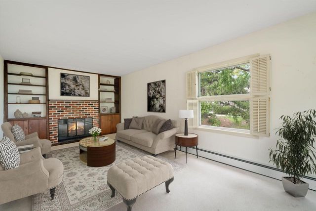 9604 N Lake DRIVE, Bayside, WI 53217