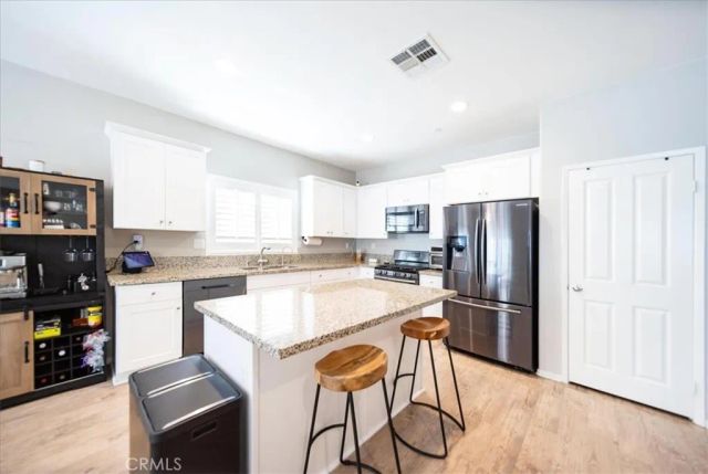 30151 Meadow Oaks, Menifee, CA 92585