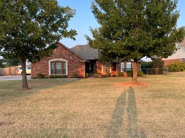 900 Grandview Road, Tuttle, OK 73089