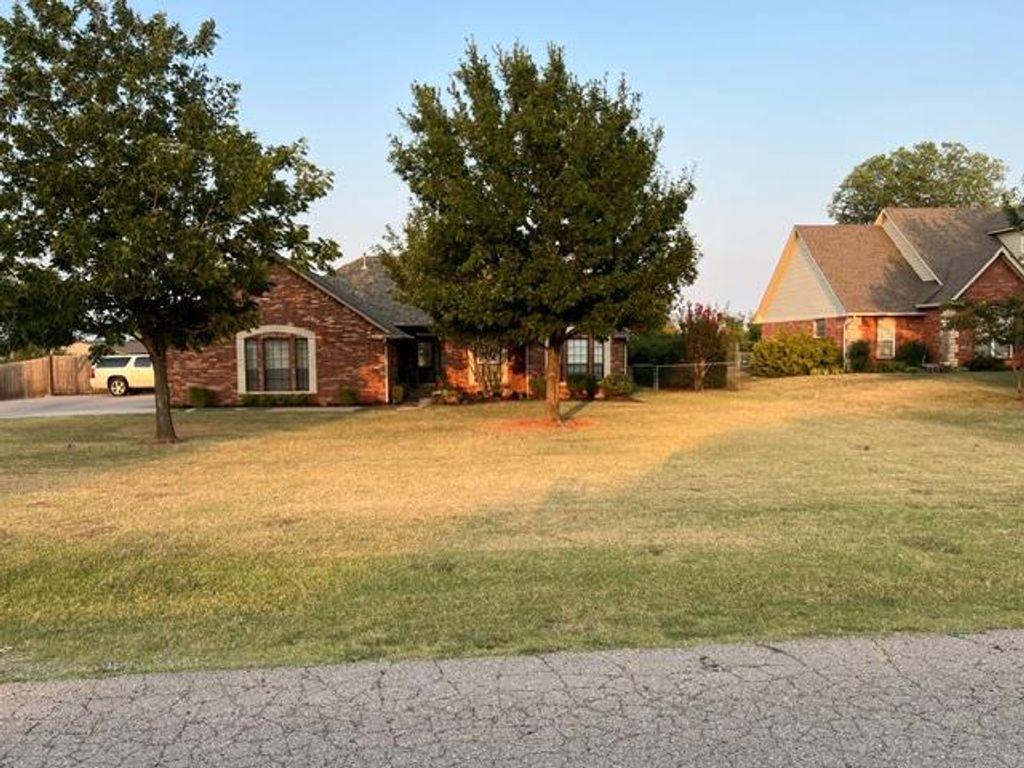 900 Grandview Road, Tuttle, OK 73089