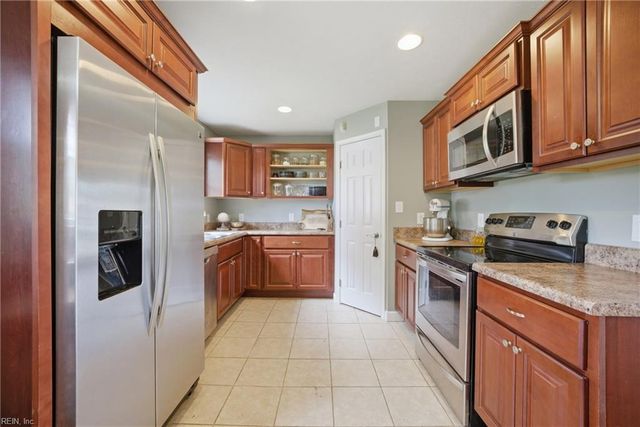 110 Lynnhaven DR, Hampton, VA 23666