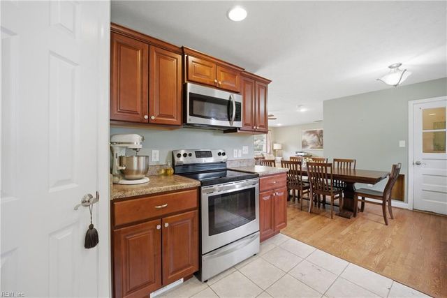 110 Lynnhaven DR, Hampton, VA 23666