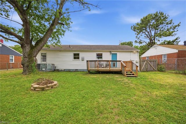 110 Lynnhaven DR, Hampton, VA 23666