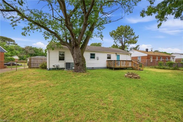 110 Lynnhaven DR, Hampton, VA 23666