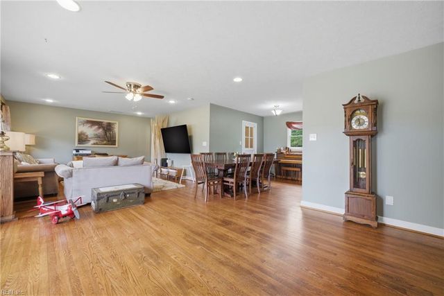 110 Lynnhaven DR, Hampton, VA 23666