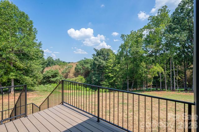 126 Lake Mist Drive, Belmont, NC 28012