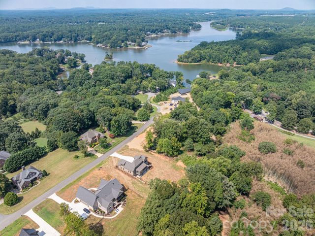 126 Lake Mist Drive, Belmont, NC 28012