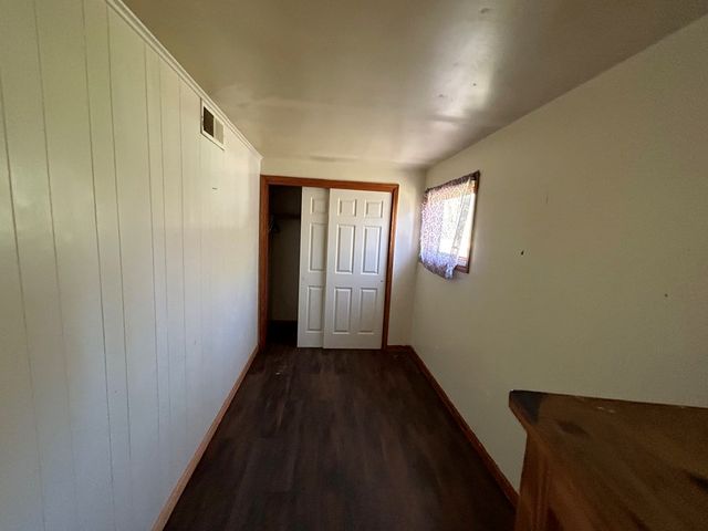 1004 Curtis St, Paris, TN 38242