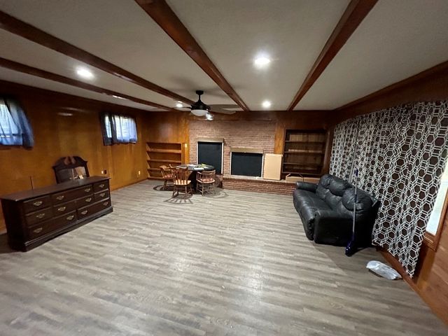 1004 Curtis St, Paris, TN 38242