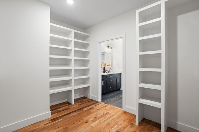 2237 Cruzen St, Nashville, TN 37211