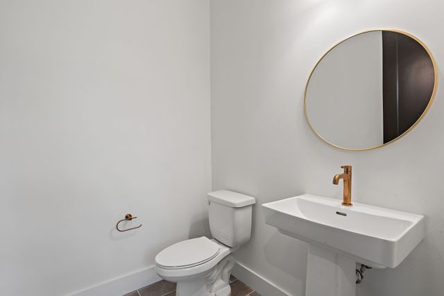 2237 Cruzen St, Nashville, TN 37211