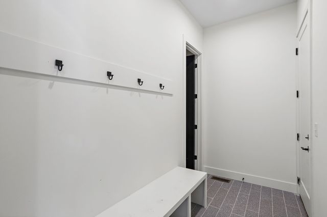 2237 Cruzen St, Nashville, TN 37211