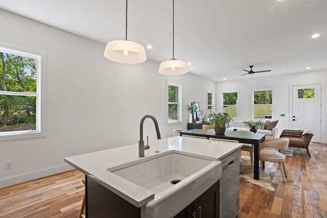 2237 Cruzen St, Nashville, TN 37211