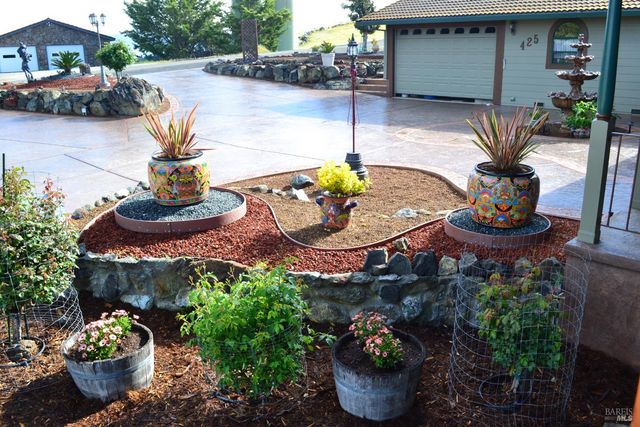 425 Lake Vista Dr, Lakeport, CA 95453