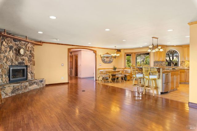 425 Lake Vista Dr, Lakeport, CA 95453