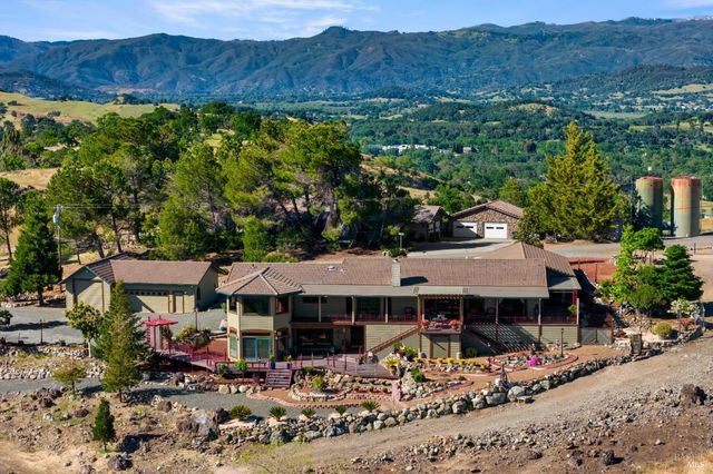 425 Lake Vista Dr, Lakeport, CA 95453