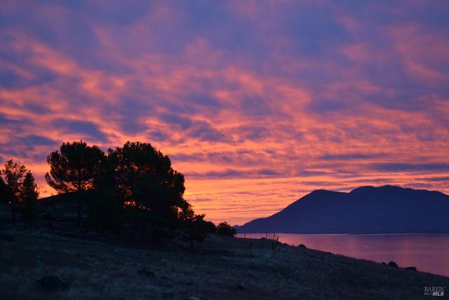 425 Lake Vista Dr, Lakeport, CA 95453