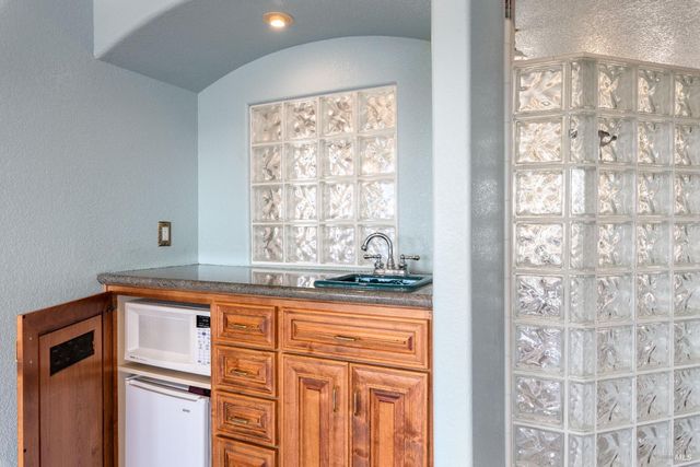 425 Lake Vista Dr, Lakeport, CA 95453