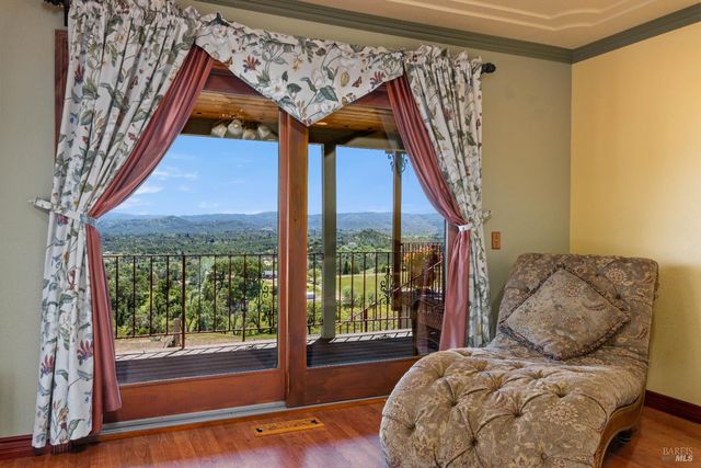 425 Lake Vista Dr, Lakeport, CA 95453