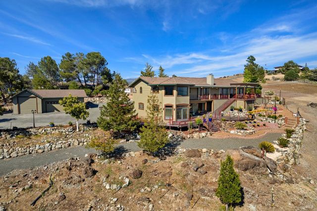 425 Lake Vista Dr, Lakeport, CA 95453