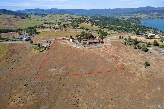 425 Lake Vista Dr, Lakeport, CA 95453