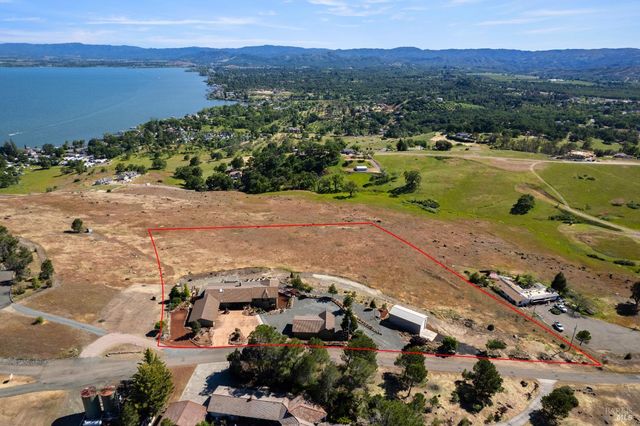 425 Lake Vista Dr, Lakeport, CA 95453