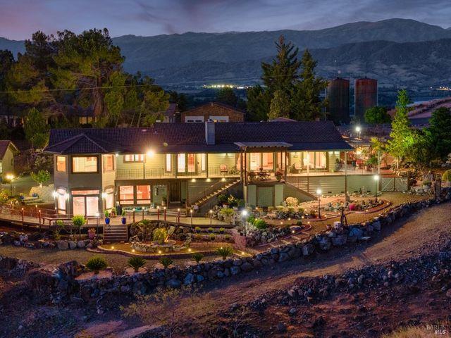 425 Lake Vista Dr, Lakeport, CA 95453