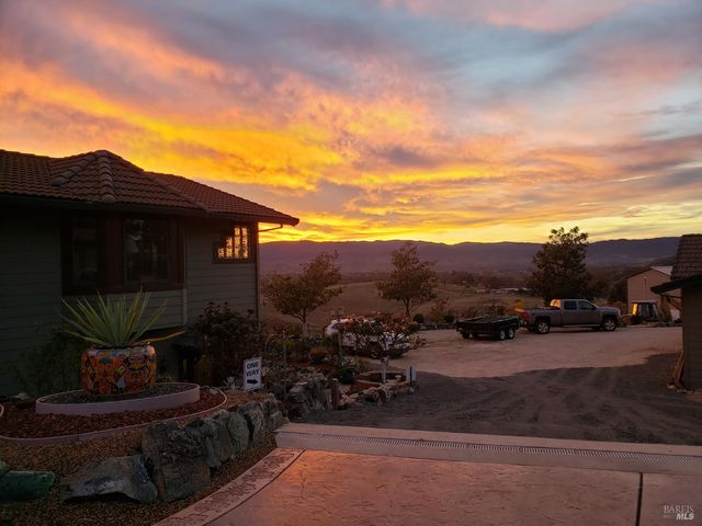 425 Lake Vista Dr, Lakeport, CA 95453