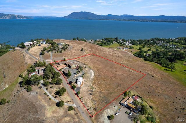425 Lake Vista Dr, Lakeport, CA 95453