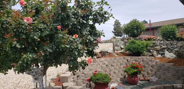 425 Lake Vista Dr, Lakeport, CA 95453