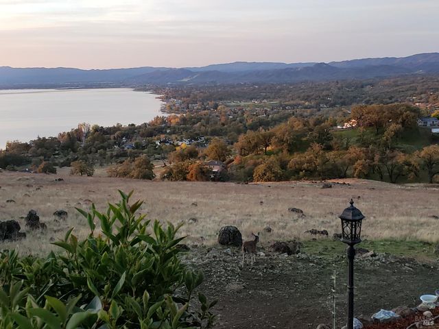 425 Lake Vista Dr, Lakeport, CA 95453
