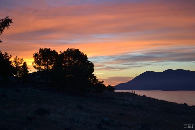 425 Lake Vista Dr, Lakeport, CA 95453