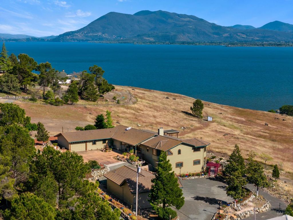 425 Lake Vista Dr, Lakeport, CA 95453