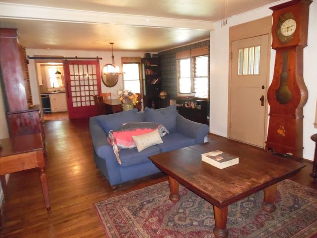319 W Baylor Street, Weatherford, TX 76086