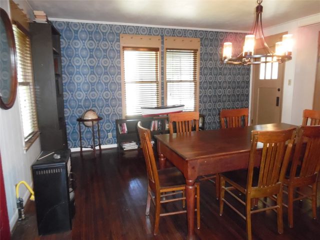 319 W Baylor Street, Weatherford, TX 76086