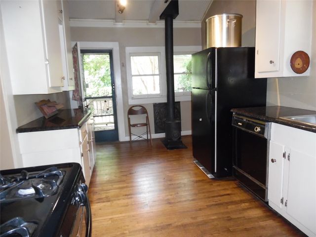 319 W Baylor Street, Weatherford, TX 76086