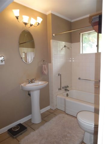 319 W Baylor Street, Weatherford, TX 76086