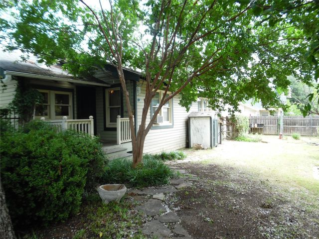319 W Baylor Street, Weatherford, TX 76086