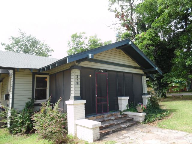 319 W Baylor Street, Weatherford, TX 76086