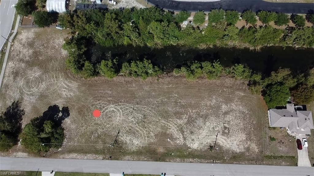 Image 4 of property listing at 3708 NE 23rd AVE, Cape Coral, FL 33909