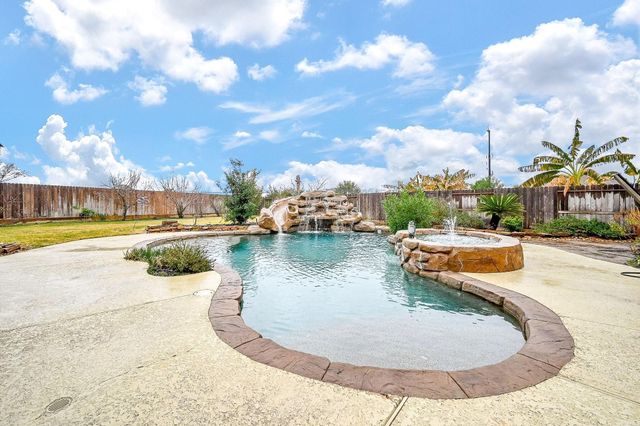 11302 Cypress Creek Lakes Drive, Cypress, TX 77433