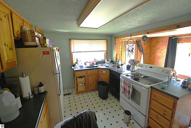 2317 E Sage Lake Road, Lupton, MI 48635