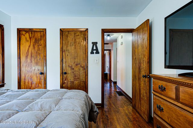 4803 Chenoweth Run Rd, Louisville, KY 40299